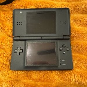 2 Nintendo DS Lites in Black and White Bundle